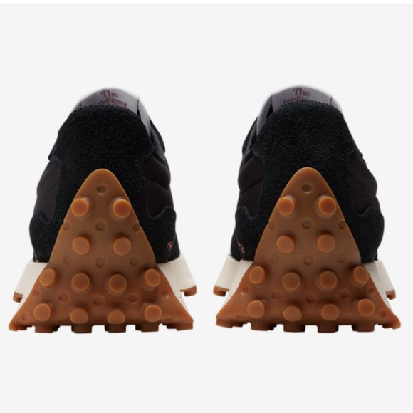 NEW BALANCE 327 Womens ~various sizes~ Sneakers Shoes Black/White Leather Logo - Picture 9 of 16